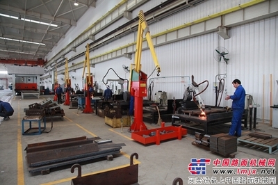 陕建机械 抢抓机遇争分夺秒 钢结构工程建设跑出加速度